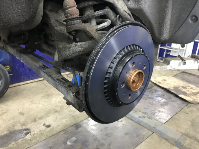 замена тормозных колодок Volvo